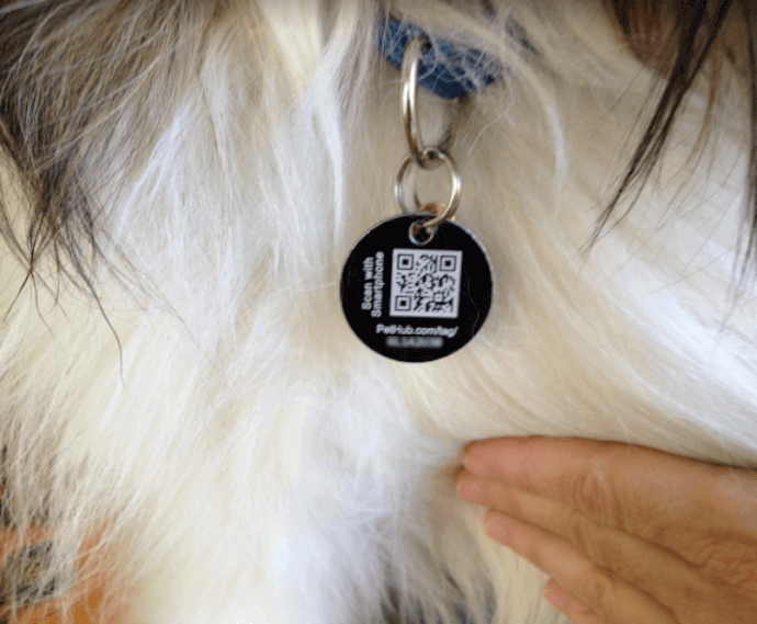 QR Codes in DXF format: Pet tags